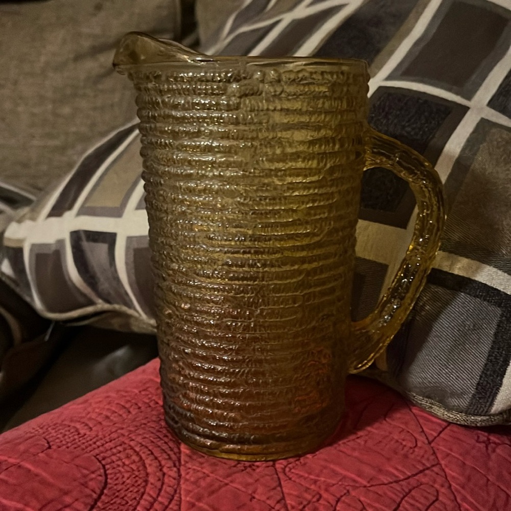 vintage textured glass pitcher,honey gold amber glass, Anchor Hocking Soreno - Picture 1 of 4